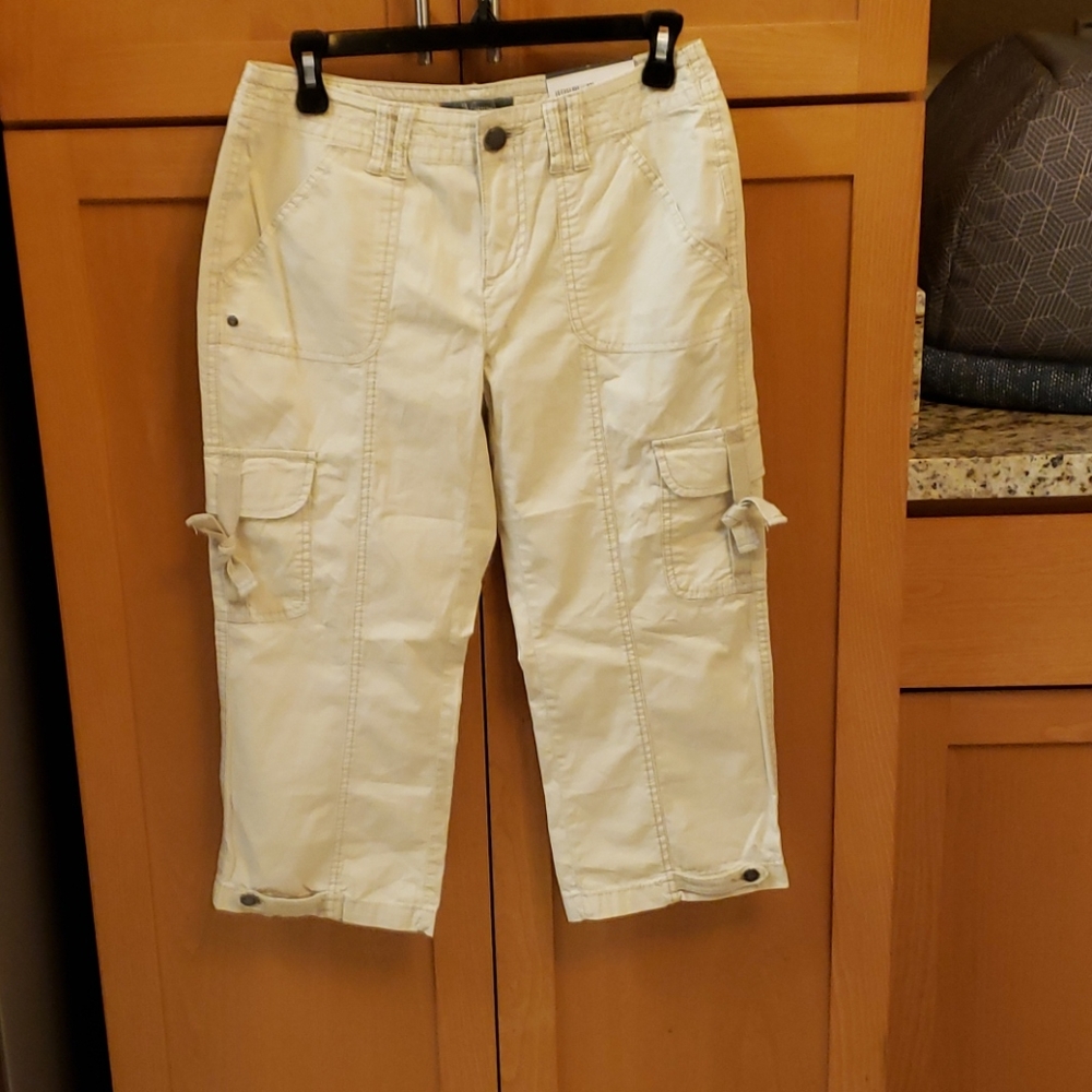 Natural Reflection BNWT Cargo capri sz 2